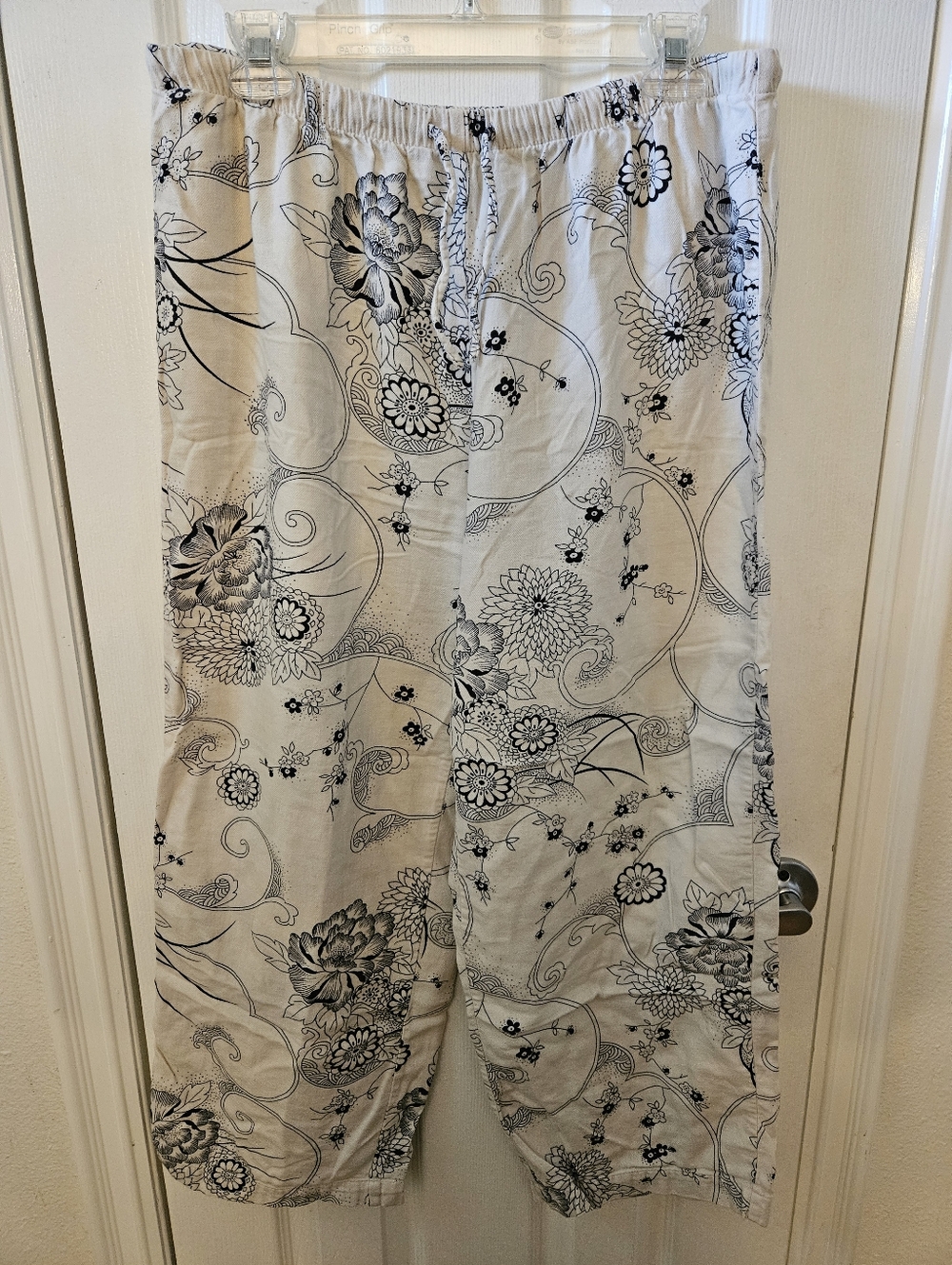 Alfani Intimates White with Black Flowers Pajama Pants - L